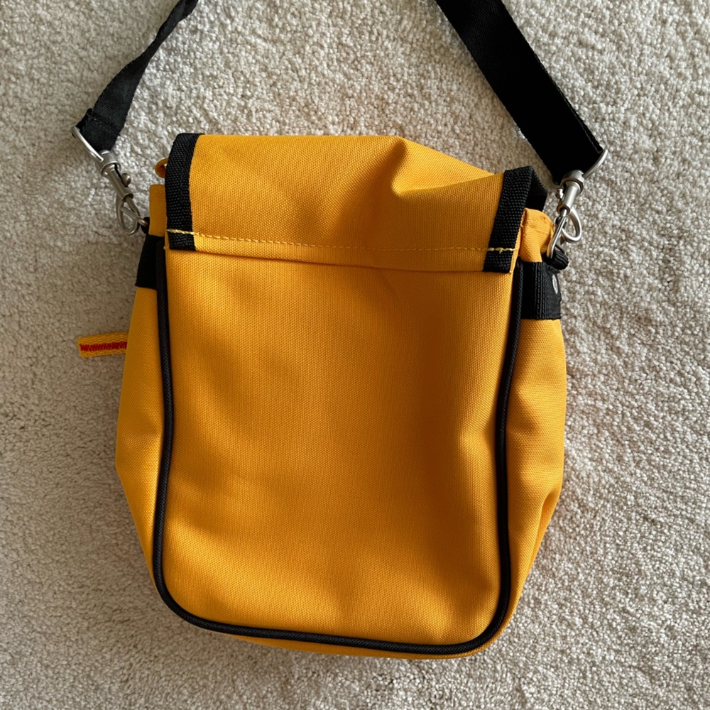 K-Cliffs Crossbody Bag - Picture 4 of 4